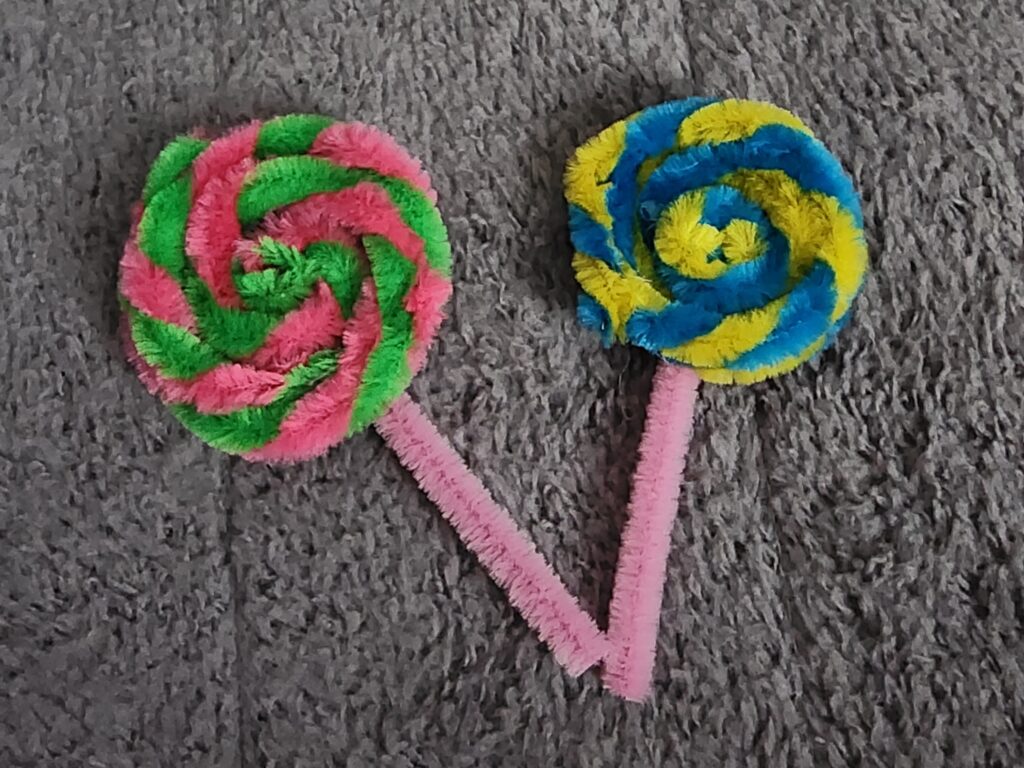 Pipe cleaner lollipops