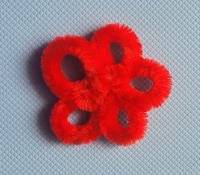 Pipe cleaner flower